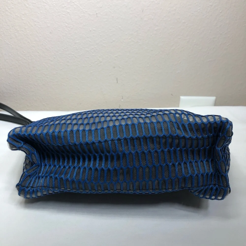 Athleta Women’s Black Blue Mesh Woven‎ Wristlet Pouch One Size Gym Travel